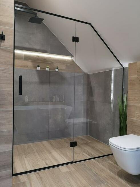 Ściany i drzwi szklane, balustrady, kabiny prysznicowe.