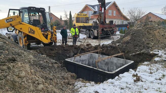 zasypywanie fundamentów, piach, piasek, koparka, wywrotka