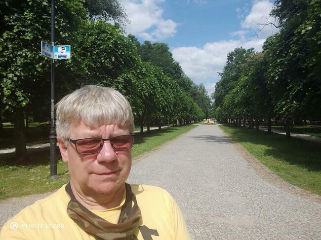 Konkretny i zdcedywany pozna Panią