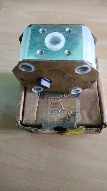 DQ20207 Bosch pompa hydrauliczna John Deere MF