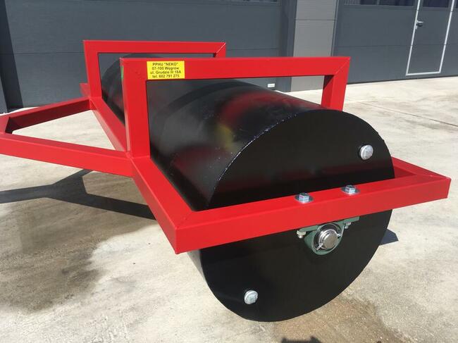 Wał łąkowo-uprawowy polowy ciągany