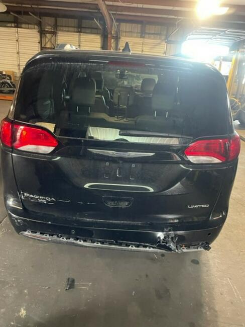Chrysler Pacifica 2017, 3.6L, Limited, po opłatach