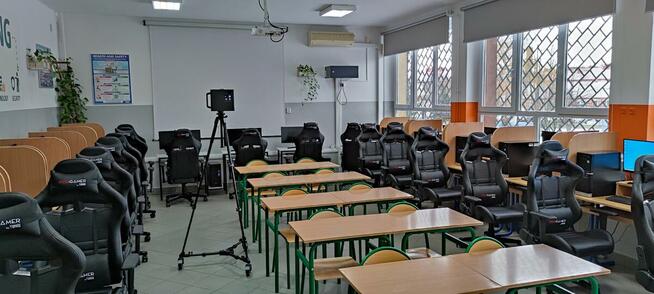 Przedstawiciel handlowy. Pozyskiwanie klientów. Prowizja.