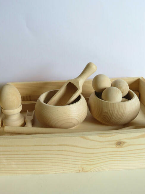 Zestaw Montessori dla dzieci do przesypywania 21 elementów