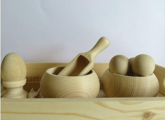 Zestaw Montessori dla dzieci do przesypywania 21 elementów