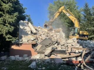 Transport niskopodwoziowy koparka szambo niwelacja piasek