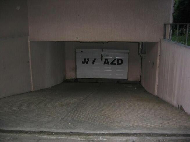 GARAZ, WROCLAW, Komandorska 53, DACHBUD