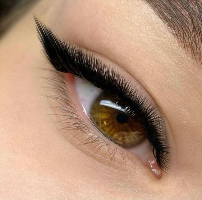 przedłużanie rzęs, paznokcie