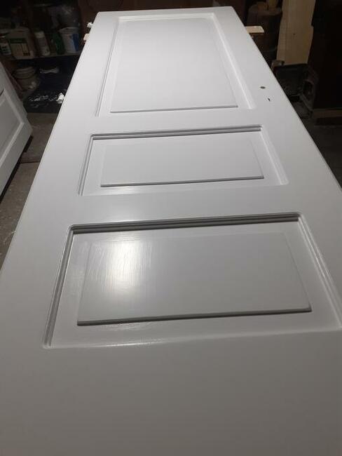 Odnawianie drzwi z kamienic