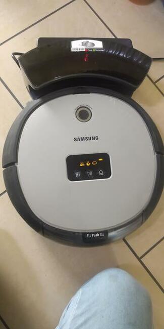 Odkurzacze przewodowe bezprzewodowe roboty sprzątające mopy