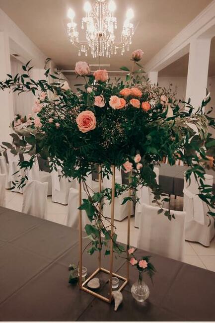 PROMOCJA 10+2 GRATIS Złote geometryczne stojaki na kwiaty