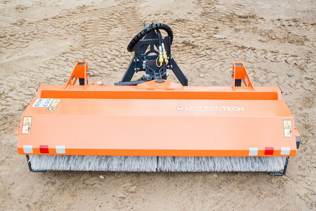 Zamiatarka mechaniczno - hydrauliczna - model ZW 120-150