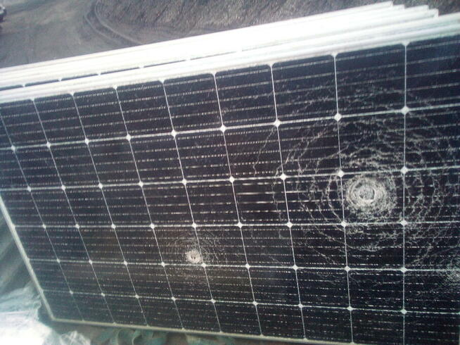 Panele fotowoltaiczne uszkodzone