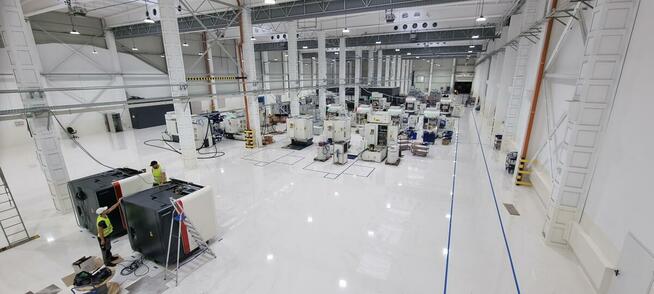 Relokacja maszyn przestawianie maszyn urządzeń przemysłowych