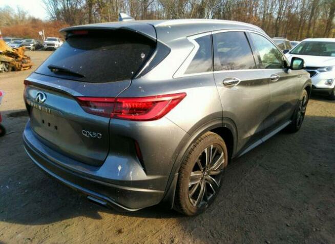 Infiniti QX50 2021, 2.0L, 4x4, od ubezpieczalni