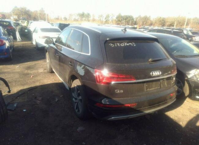 Audi Q5 2021, 2.0L, 4x4, od ubezpieczalni