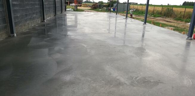 Posadzki betonowe przemysłowe oraz tradycyjne