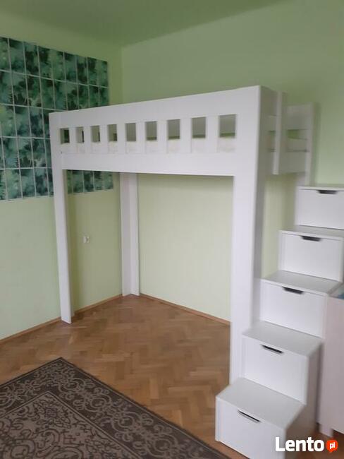 łózka na antresoli