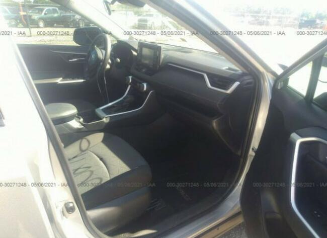 Toyota RAV-4 2020, 2.5L, XLE, po gradobiciu