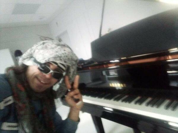 szukamy wokalistek do chorkow , tancerek , artystę cyrkoweg