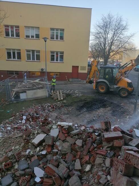 Podwykonawstwo wyburzenia rozbiórki kucie betonu , remont by