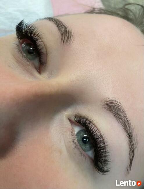 Przedłużanie rzęs / Stylizacja brwi