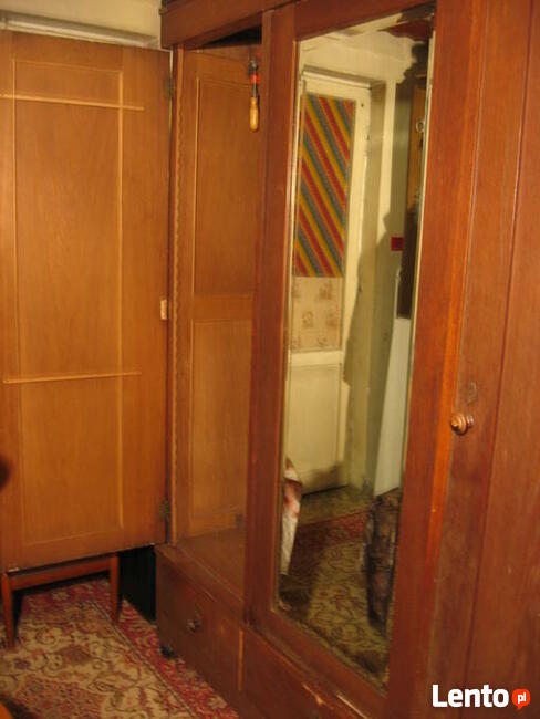 szafa trzydrzwiowa z lustrem stylowa z niemiec orginalna.