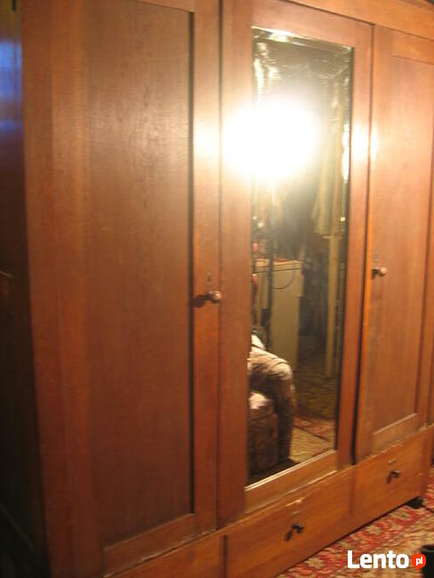 szafa trzydrzwiowa z lustrem stylowa z niemiec orginalna.