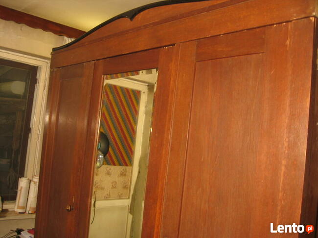 szafa trzydrzwiowa z lustrem stylowa z niemiec orginalna.