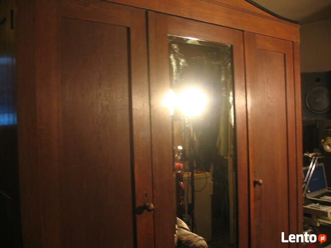 szafa trzydrzwiowa z lustrem stylowa z niemiec orginalna.