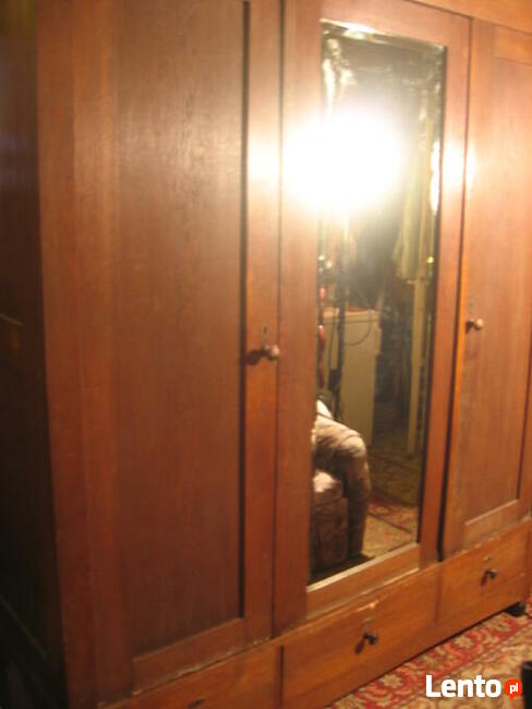 szafa trzydrzwiowa z lustrem stylowa z niemiec orginalna.
