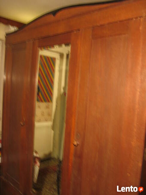 szafa trzydrzwiowa z lustrem stylowa z niemiec orginalna.