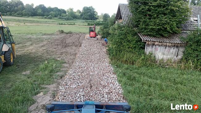 Budowa drogi. utwardzenie terenu