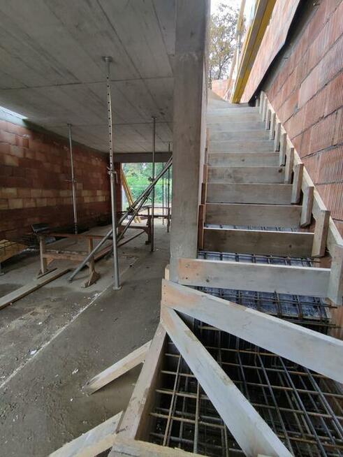 Budowa domów, stany surowe, więźba, murowanie, fundamenty