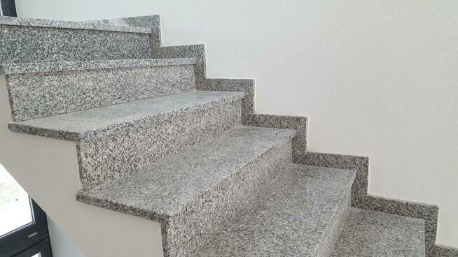 Posadzki Schody z kamienia marmur granit konglomerat