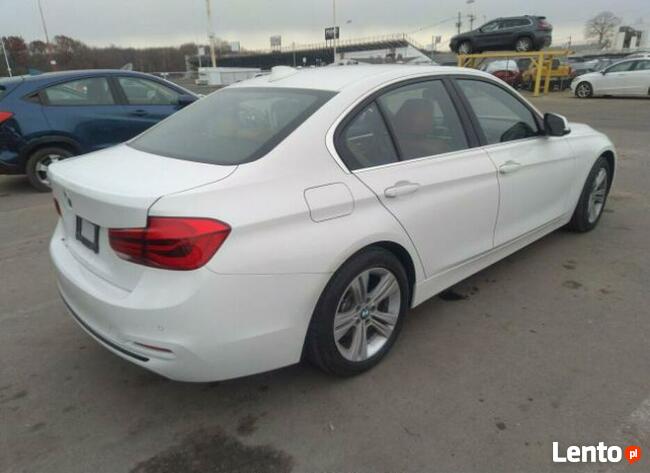 BMW 330 2018, 2.0L, 4x4, od ubezpieczalni