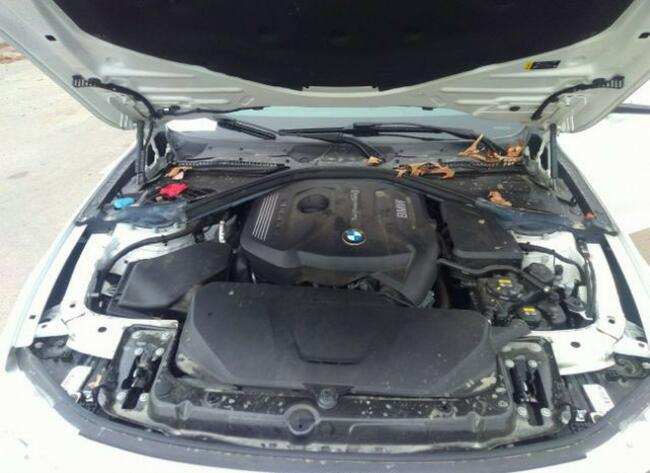 BMW 330 2018, 2.0L, 4x4, od ubezpieczalni