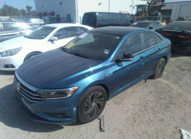 Volkswagen Jetta 2019, 2.0L, SEL PREMIUM, po gradobiciu