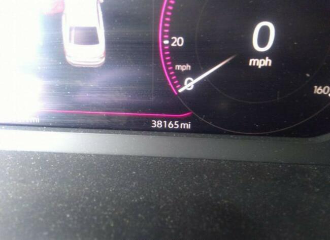 Volkswagen Jetta 2019, 2.0L, SEL PREMIUM, po gradobiciu