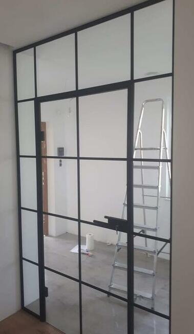 Zabudowy szklane, drzwi , przeszklenia wewnętrzne