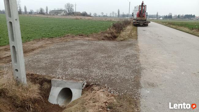 Budowa zjazdu na działkę