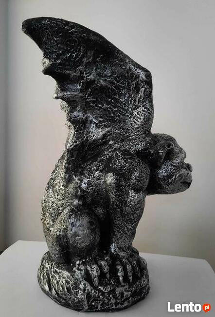 Duży srebrny metalizowany gargulec gargoyle figura demona