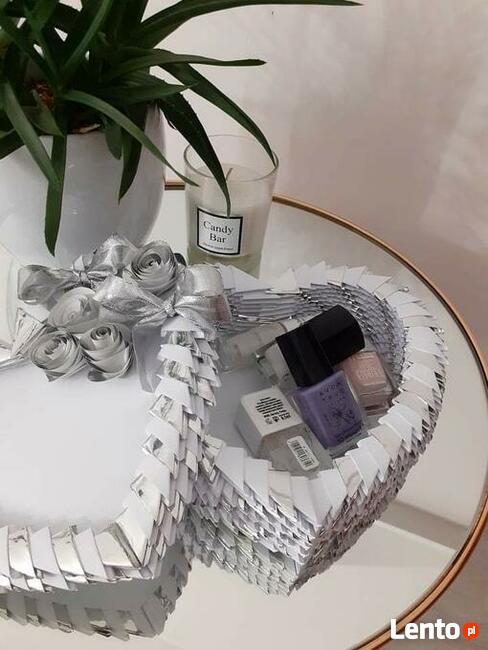 Szkatułka w kształcie serca-walentynki, Dzień Babci/Kobiet