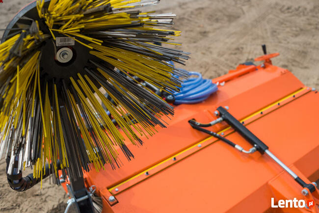 Zamiatarka kosz, zraszanie ZMW napęd WOM lub hydrauliczny