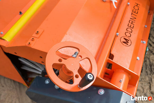 Zamiatarka kosz, zraszanie ZMW napęd WOM lub hydrauliczny