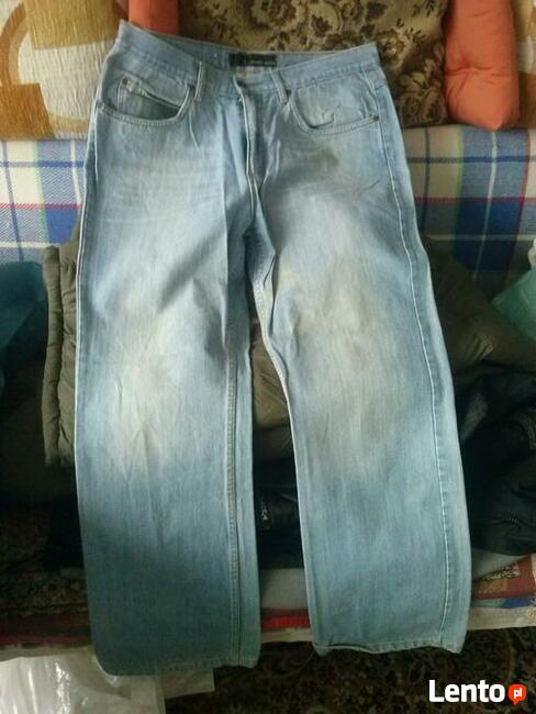 Spodnie dżinsy 35 szt. po 10 zł, jak na foto.