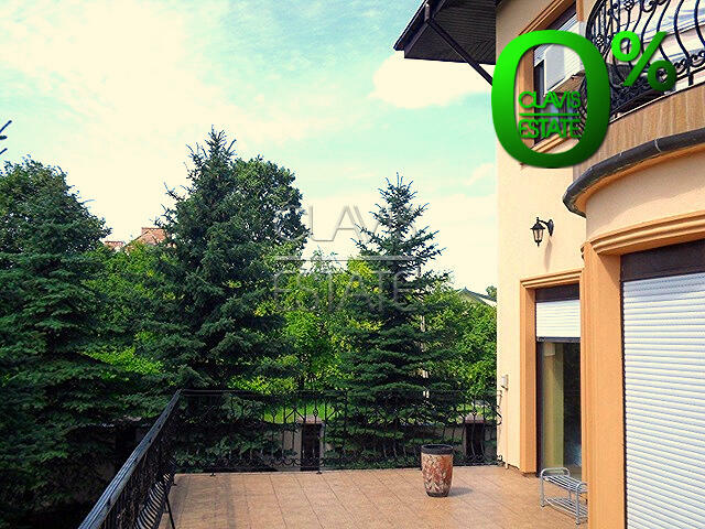 Dom na Ursynowie 16 pokoi