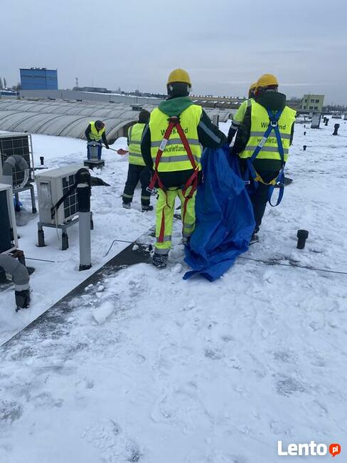 ODŚNIEŻANIE RADOM PLACU , DACHU , PARKINGU