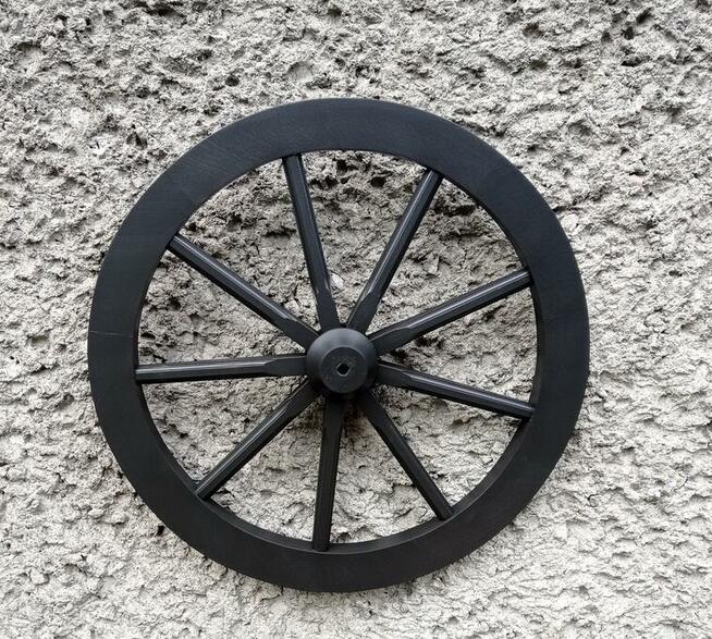 Koło drewniane koło wozu czarne białe