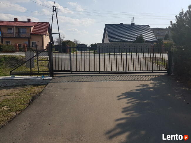 BRAMA , PRZĘSŁA ,GRILL ,STOŁY